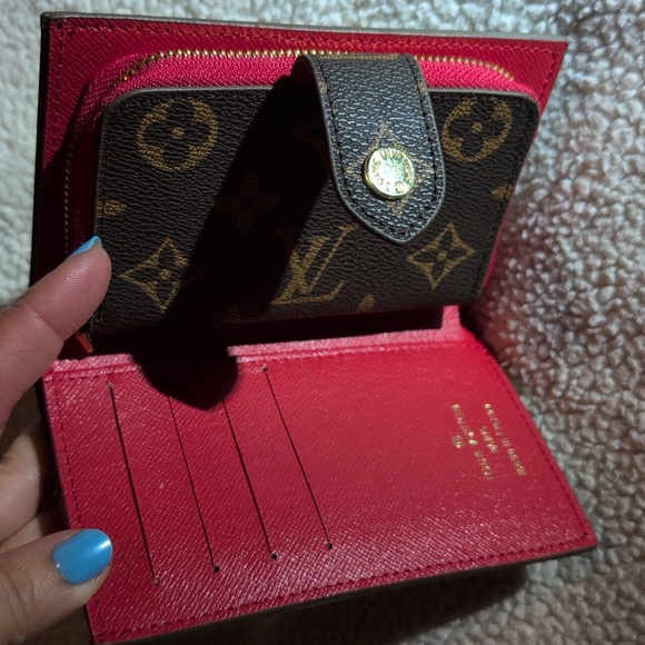 Fashion As Is - Picture 2 of 6